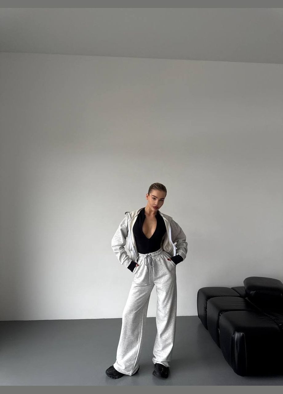 Повседневный светло-серый костюм-двойка, красивый и приятный к телу, стильный и удобный для комфортного отдыха No Brand 5507-2 (322007121)