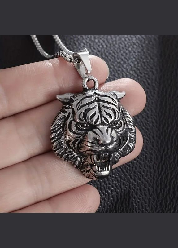 Кольє чоловіче Голова Тигра нержавіюча сталь сріблясте 4.2 см 60 см Liresmina Jewelry (328449755)