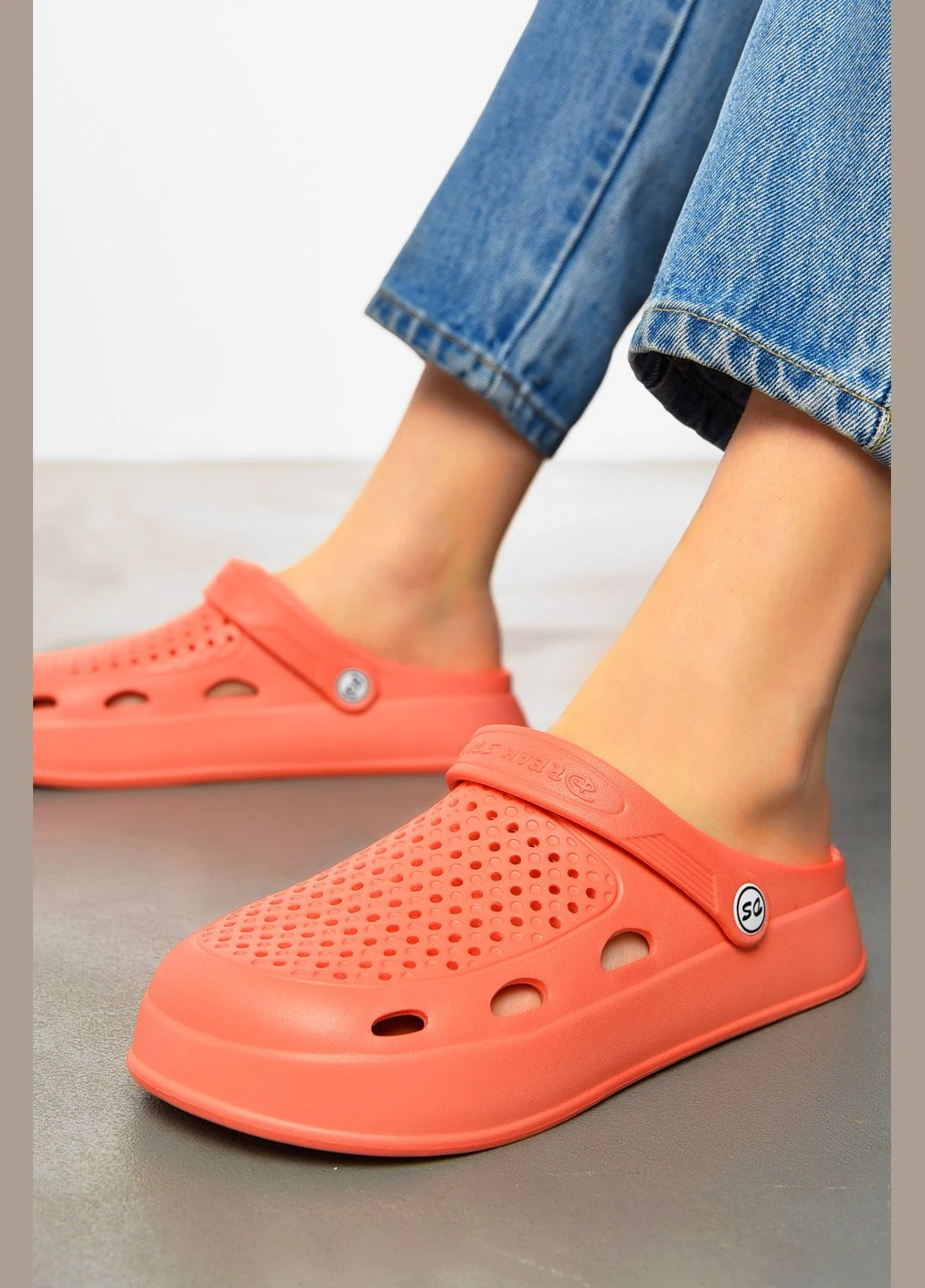 Коралловые кроксы женские кораллового цвета Let's Shop