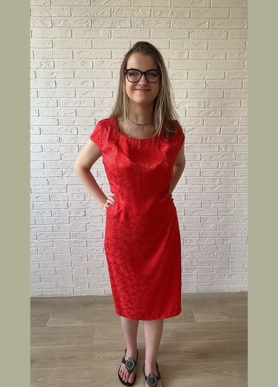 Червона повсякденний, кежуал червоне шовкове літнє жіноче плаття-футляр міді з квіточками сукня-футболка, футляр No Brand з квітковим принтом