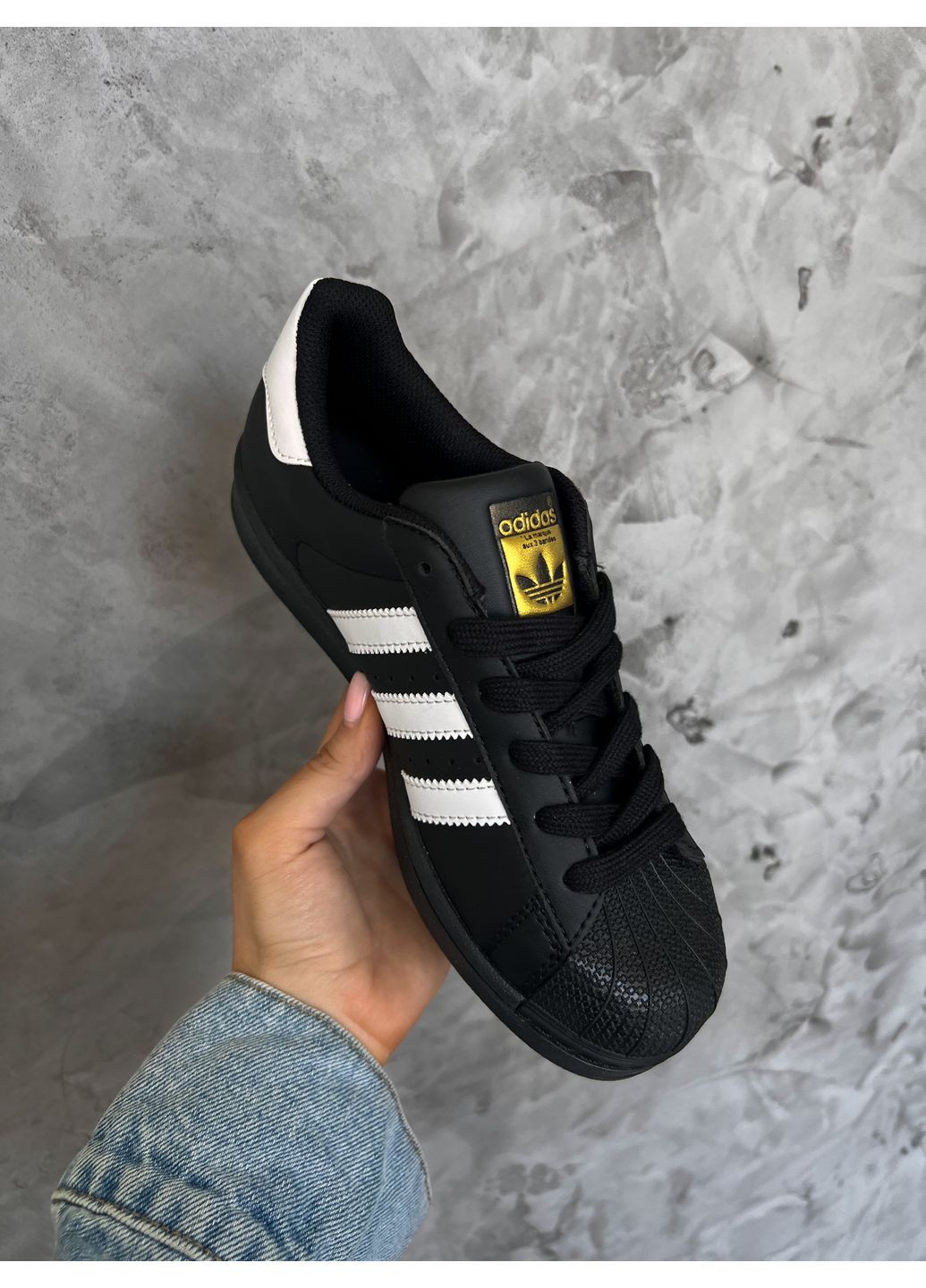 Черные демисезонные кроссовки мужские adidas superstar black white gold logo адидас суперстар No Brand
