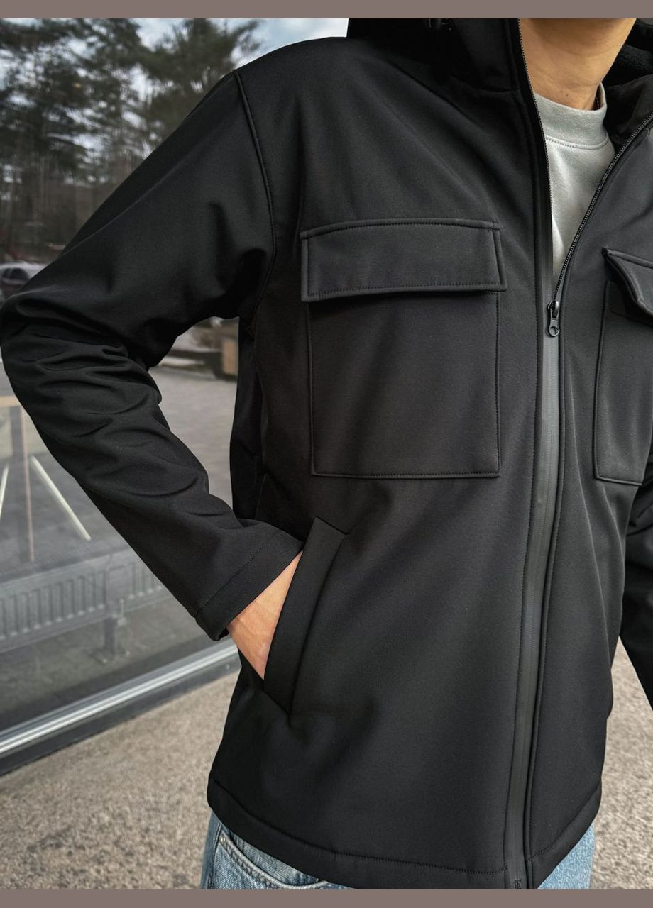 Чорна демісезонна базова куртка з софтшел Vakko