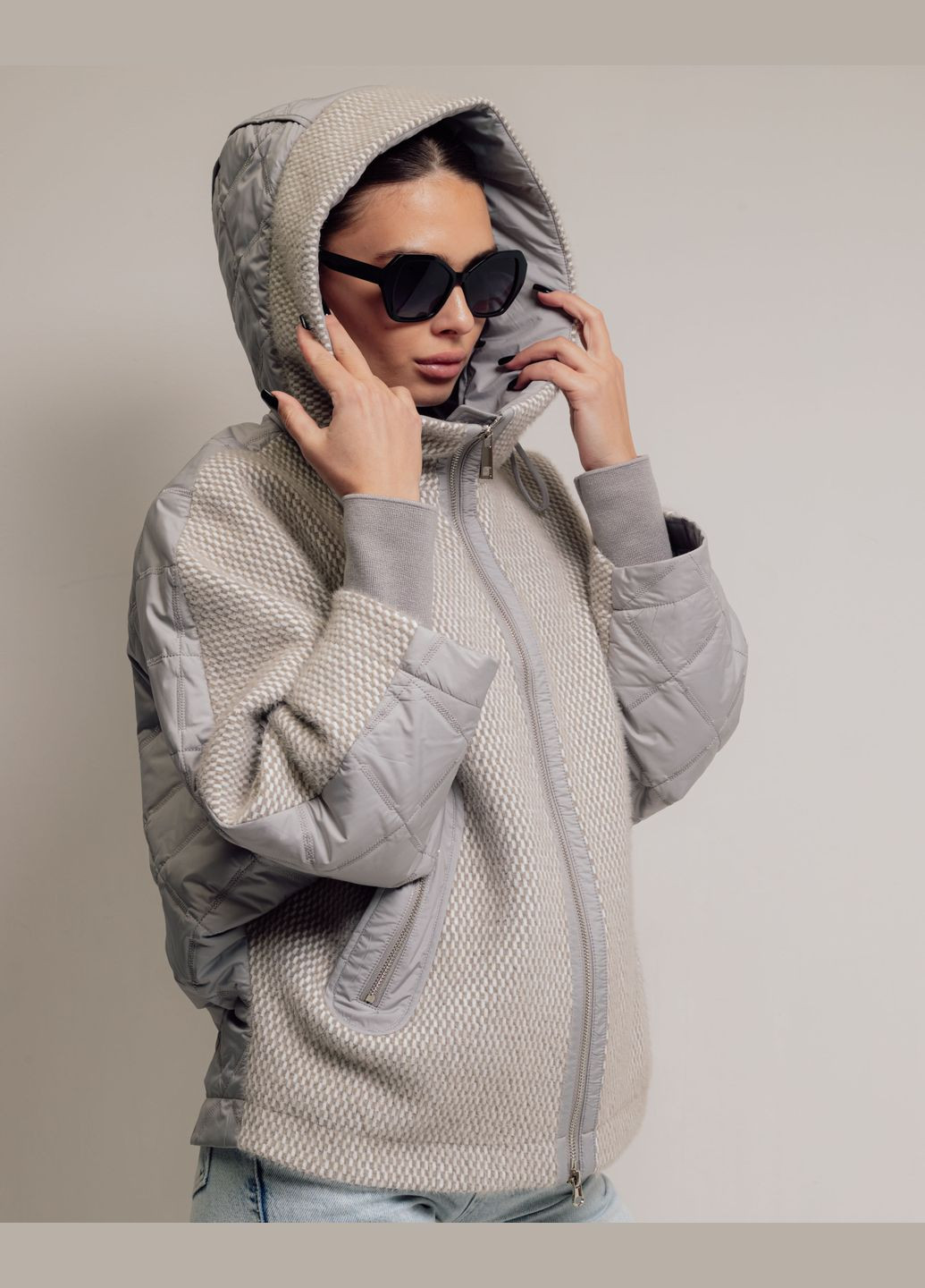 Сіра демісезонна куртка жіноча сіра Svidni