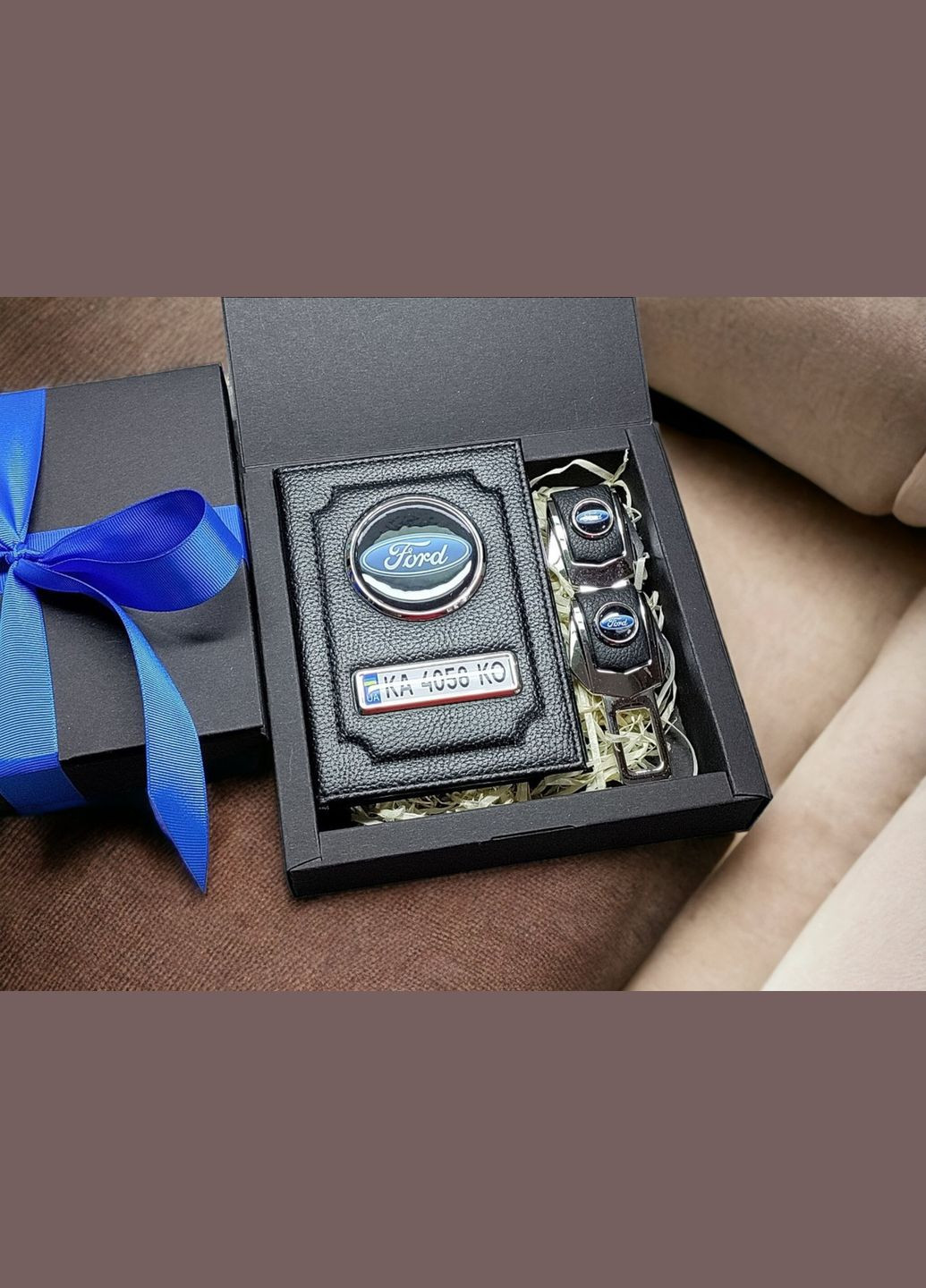 Комплект з логотипом Ford (331018210)