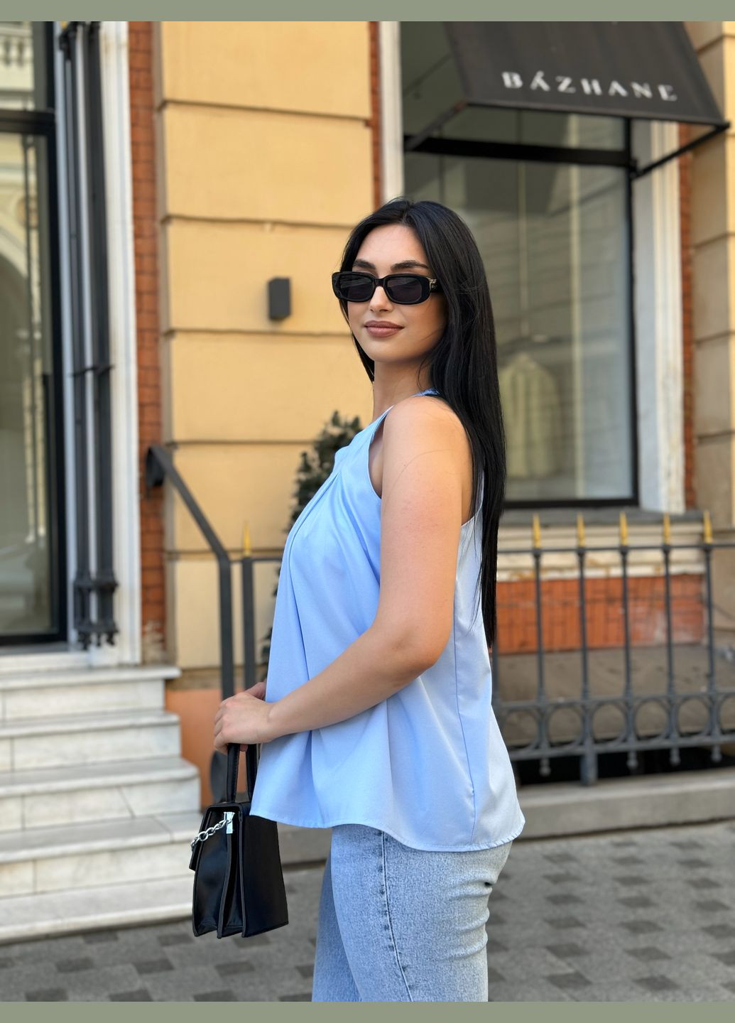 Блакитна жіноча блузка без рукавів Fashion Girl Mila