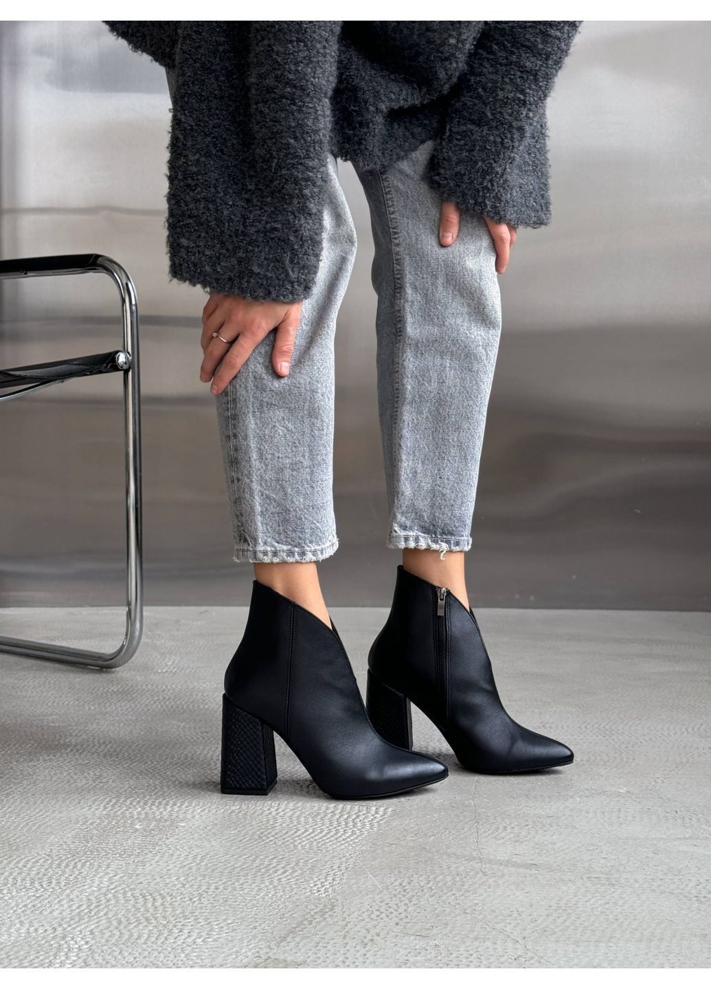 Черные демисезонная кожаные демисезонные ботильоны Helen