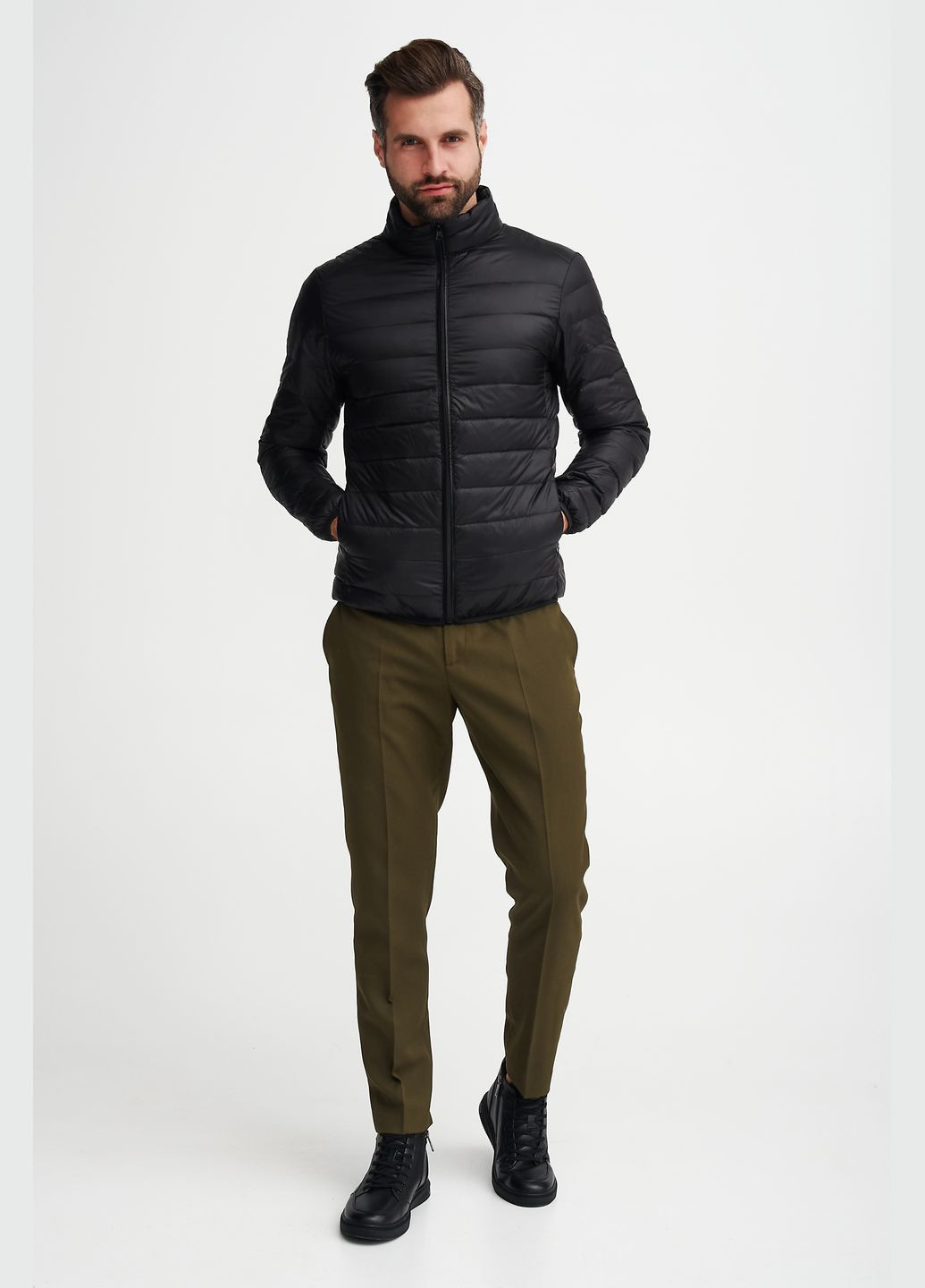 Черная демисезонная куртка Estro