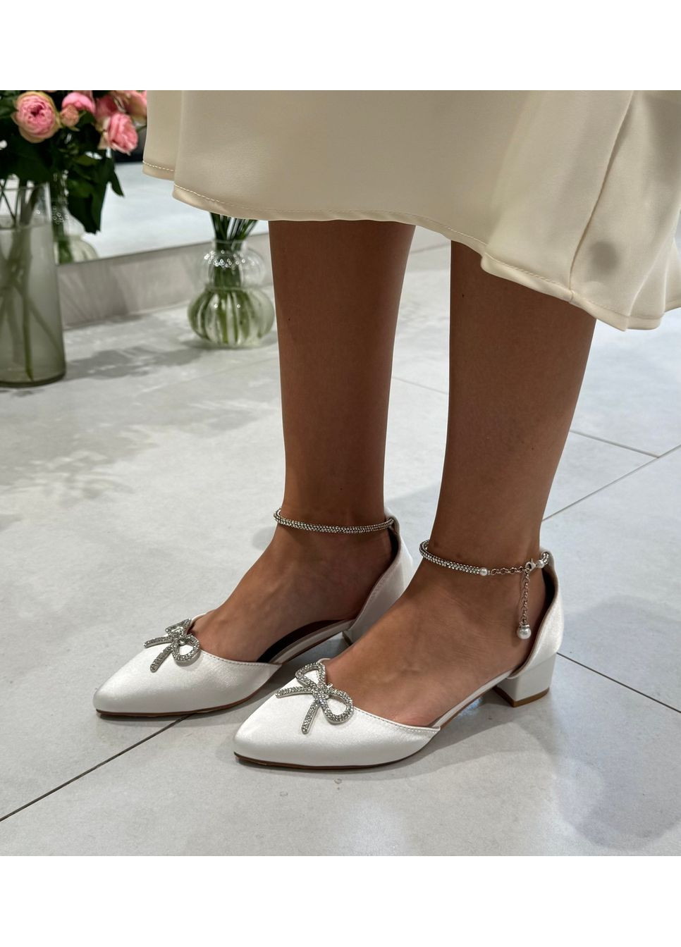 No Brand Туфли женские Свадебные с брошью камни бант и ремешок с камнями (снимается) 4 см белый з текстиль, — (351394418)