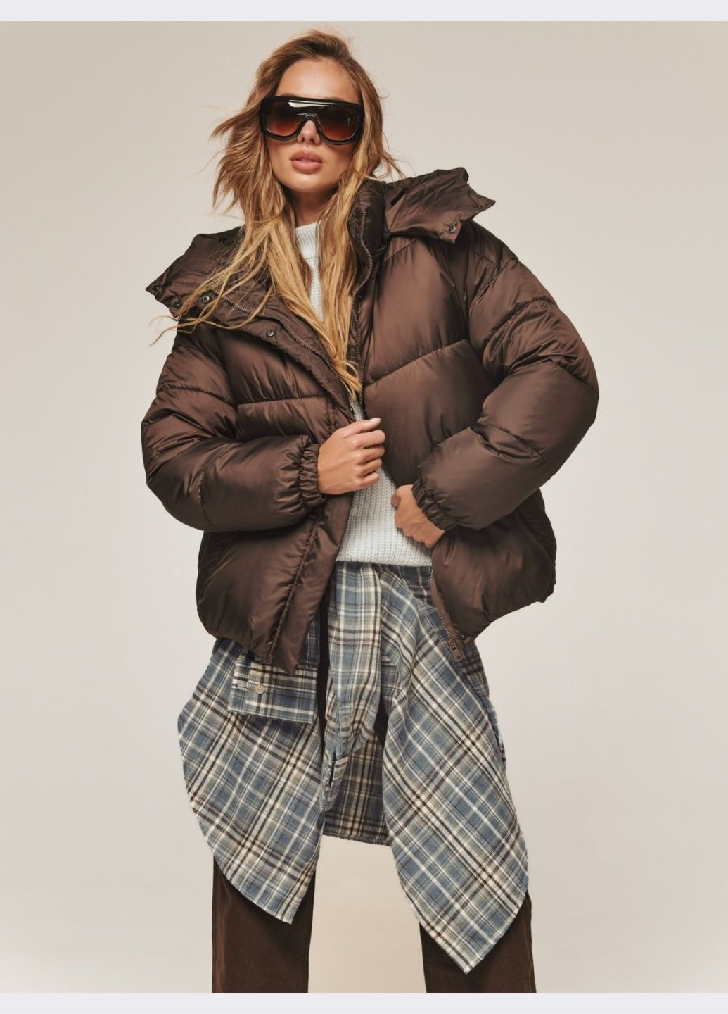 Коричневая зимняя зимняя куртка шоколадного оттенка с капюшоном Dressa