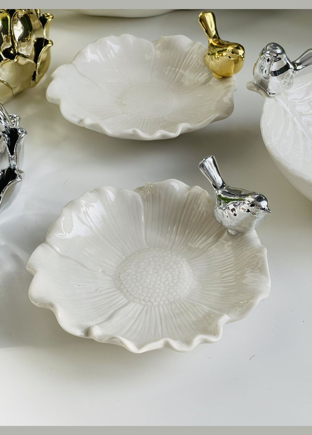 Декоративная подставка для украшений Цветок с серебряной птичкой, 12см No Brand (317285531)