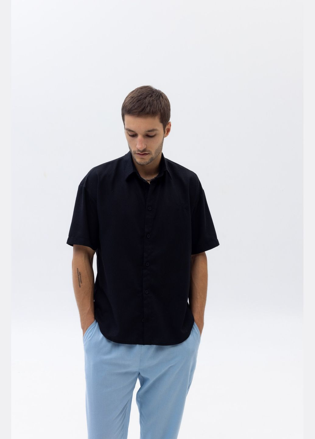 Комбинированный летний льняный кэжуал костюм из лого ск с рубашкой, брючный Vakko