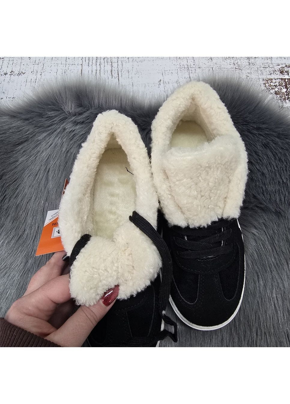 Зимние кроссовки женские зимние черные на меху. Bashili из искусственной замши