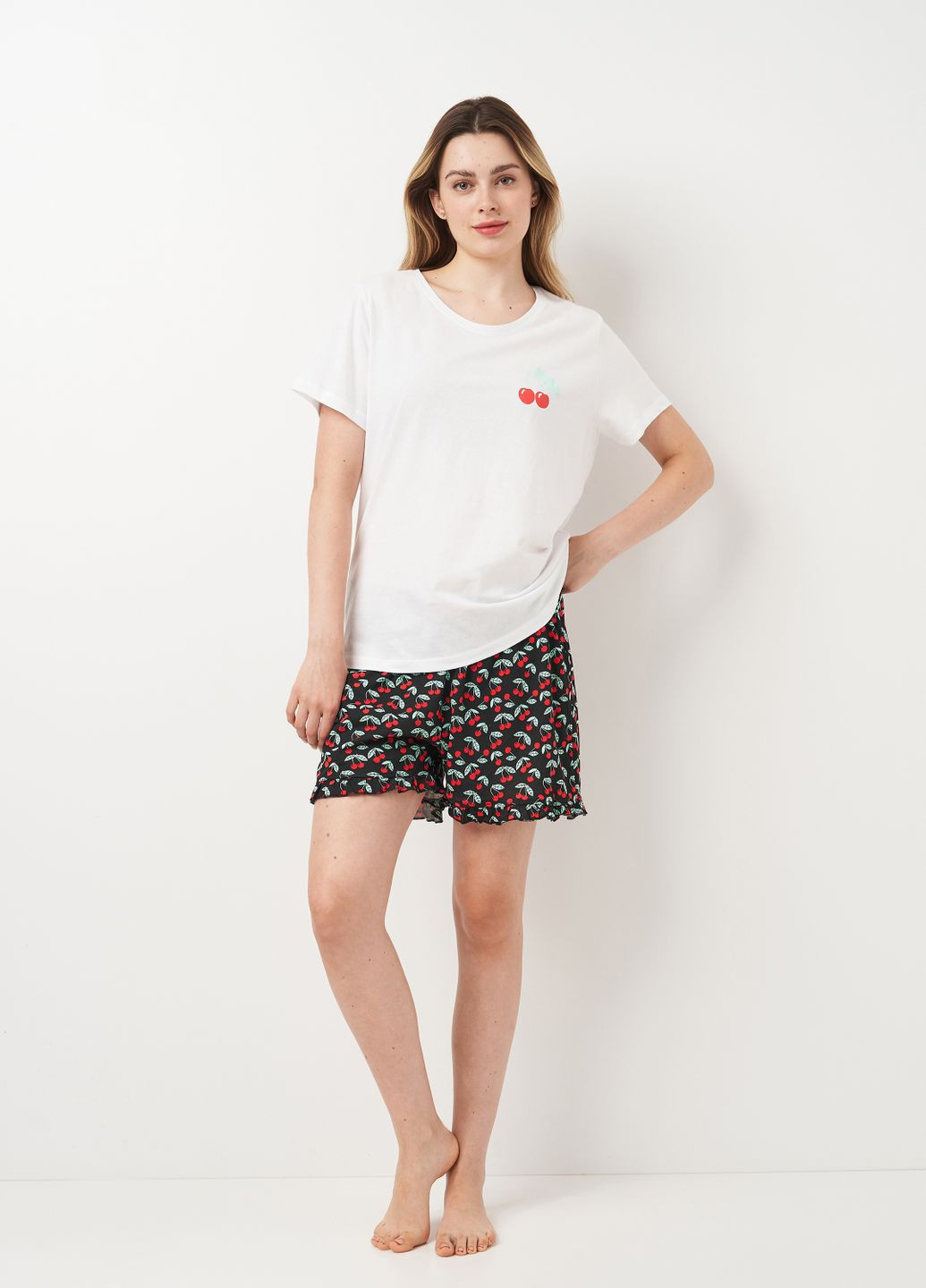 Біла всесезон піжама (шорти, футболка) Blue Motion