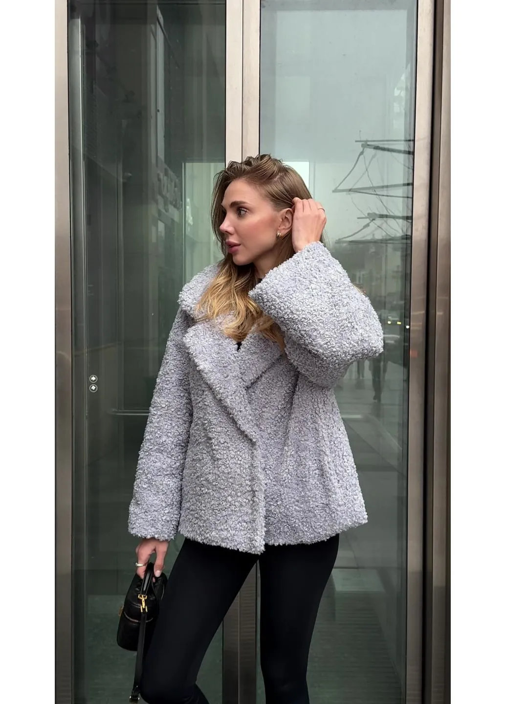 Шуба хутряна жіноча блакитна One Size No Brand (369502140)