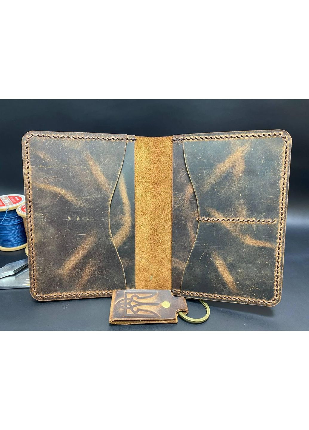 Портмоне для документов с гербом из натуральной кожи. Обложка для паспорта. Докхолдер Коричневый цвет No Brand (356508790)