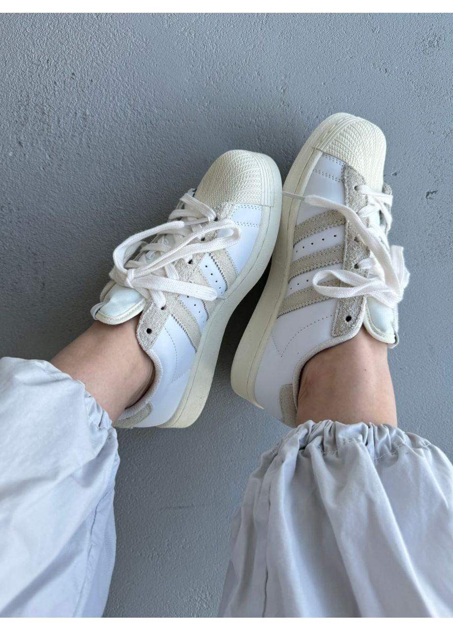 Белые демисезонные кроссовки мужские adidas superstar white / beige адидас суперстар No Brand