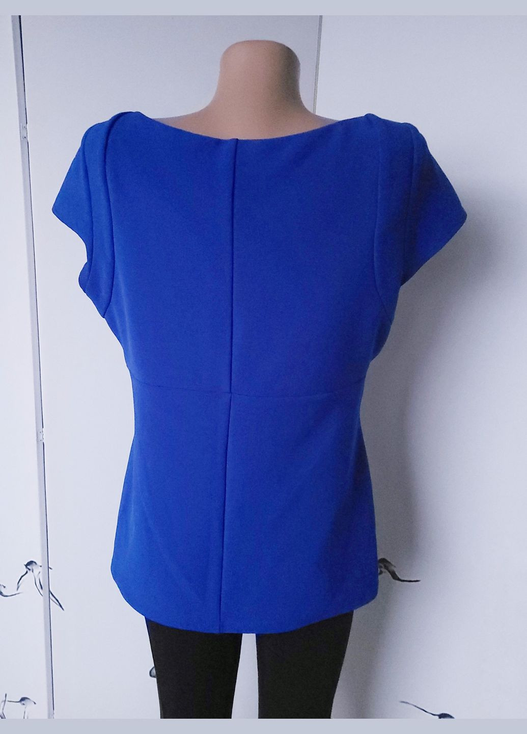 Синяя блузка женская однотонная с фигурным вырезом Wallis