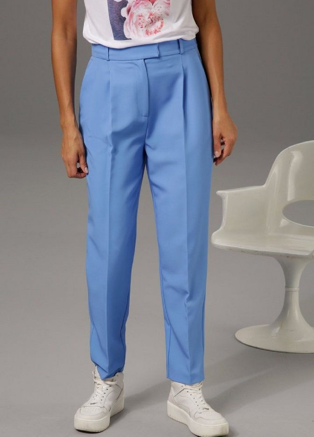 Голубые классические демисезонные брюки Aniston