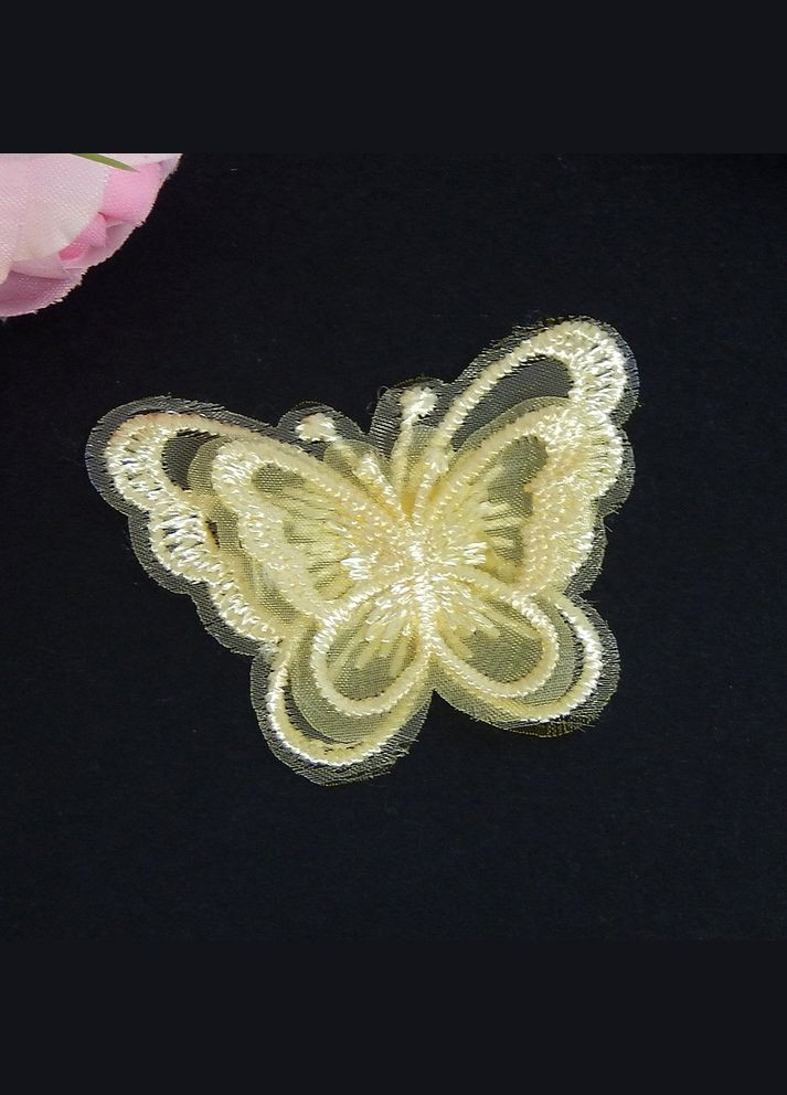 Аппликация Бабочка двухслойная, органза с вышивкой, 5х4 см, желтая No Brand (341731191)