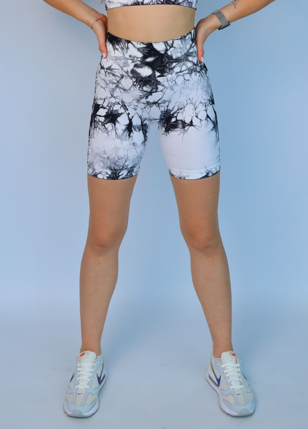 Шорти спортивні з ефектом push-up тай-дай білі з чорним (70016) FitFiesta (328596862)