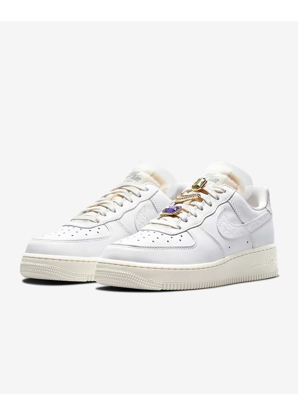 Женские Кроссовки WMNS AIR FORCE 1 LO PRM Белый Nike белые демисезоны (367188462)