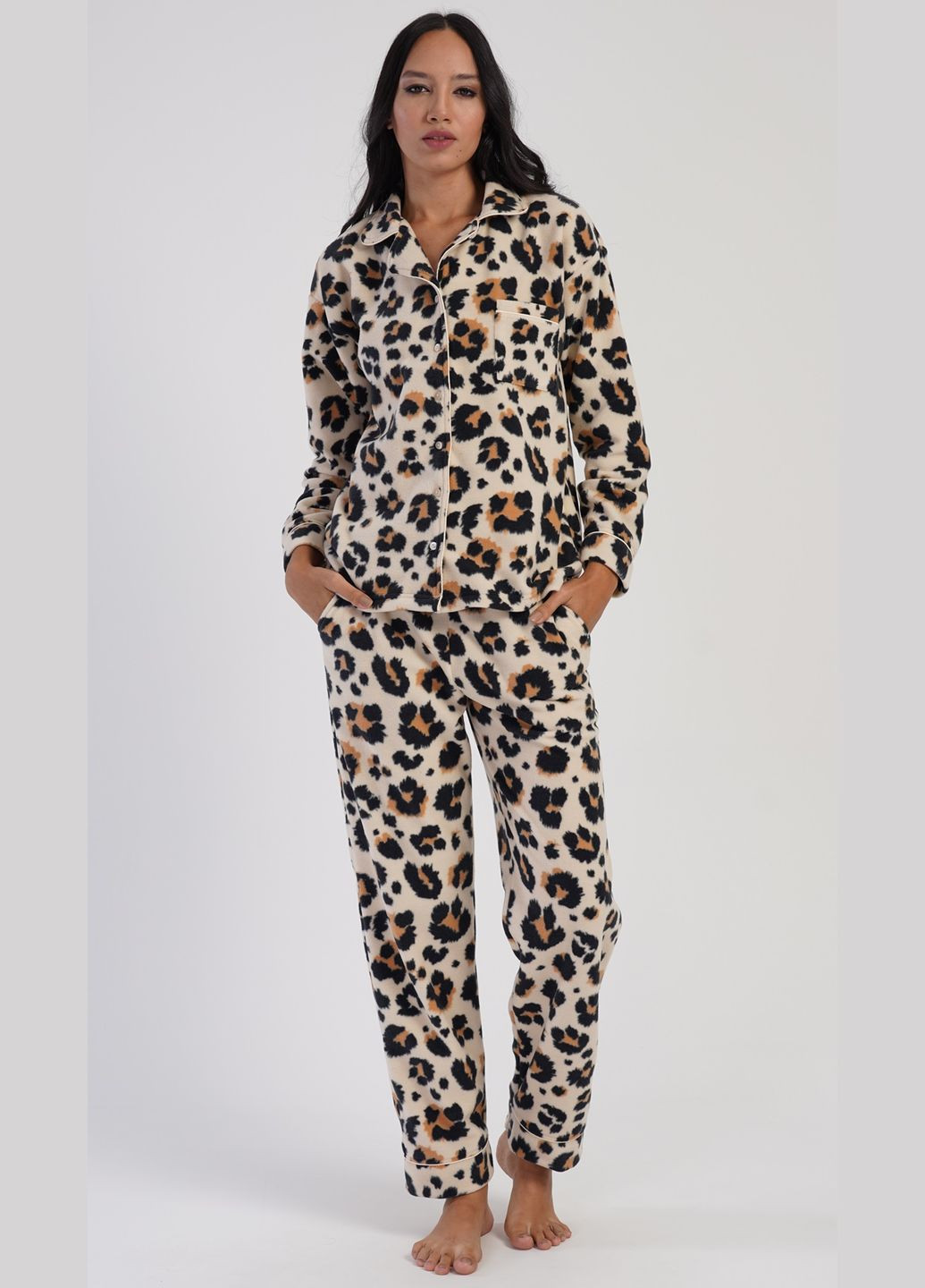 Бежевая всесезон пижама флисовая женская на пуговицах (лонгслив, брюки) леопардовая рубашка + брюки Vienetta