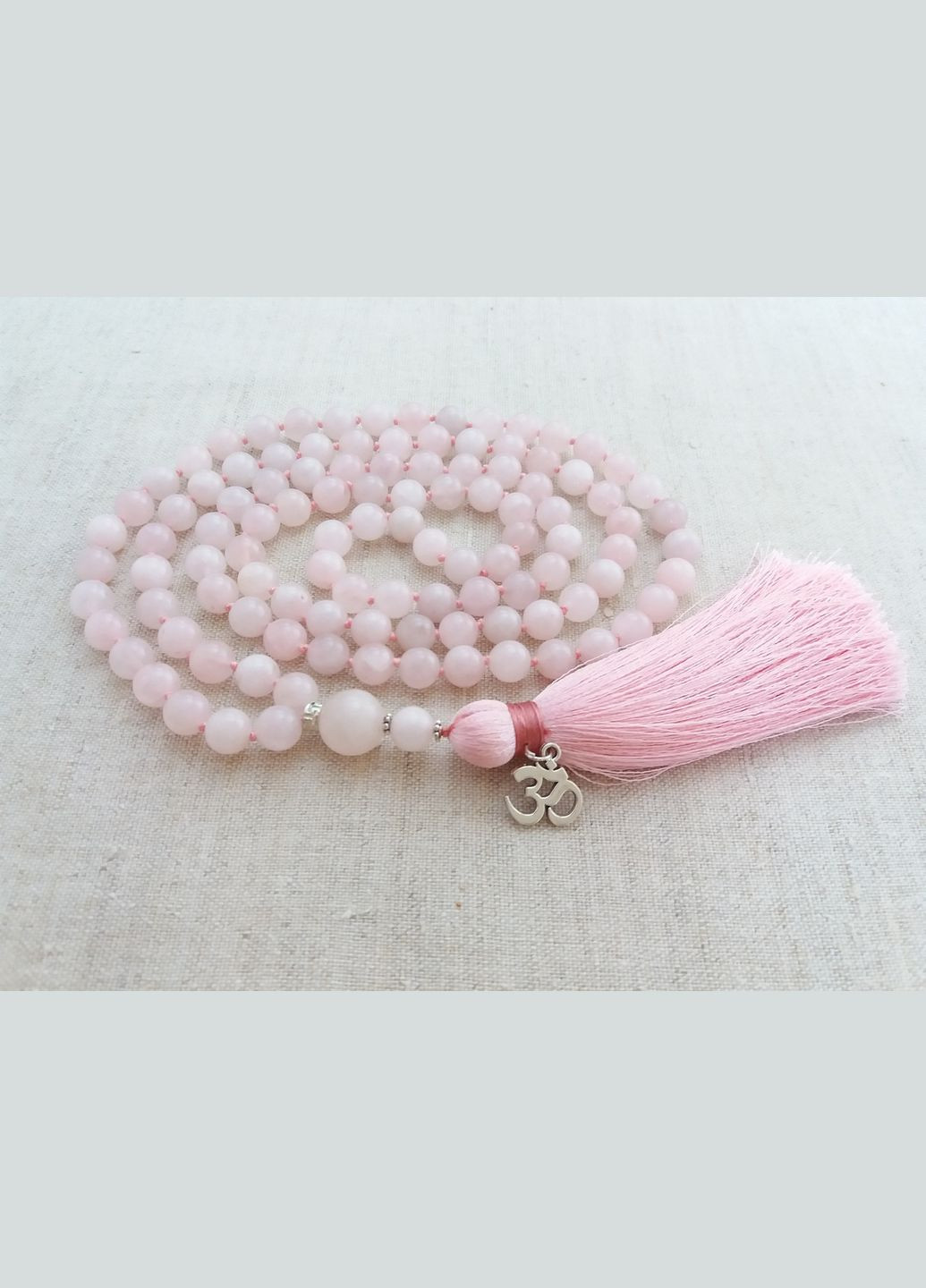 Чотки з натурального каменю кварц 108 намистин з вузлами символ ОМ No Brand (331293563)