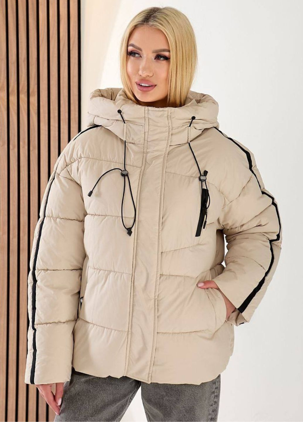 Бежевая зимняя зимняя повседневная стеганная курточка на молнии с кнопками, капюшоном и затяжками Tik-Tak