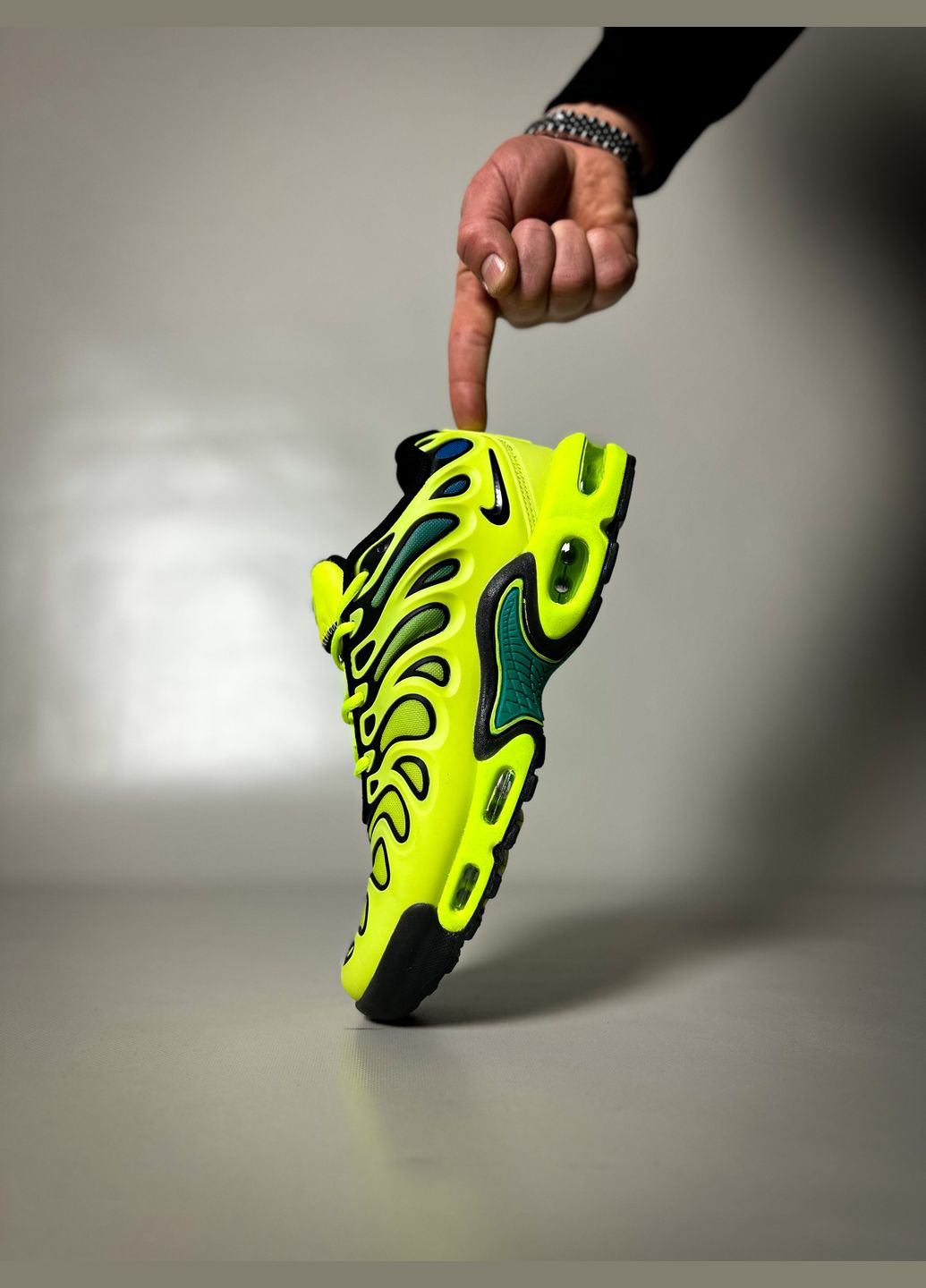 Желтые всесезонные кроссовки мужские nike air max tn plus lemon twist yellow | найк аир макс тн плюс жёлтые No Brand