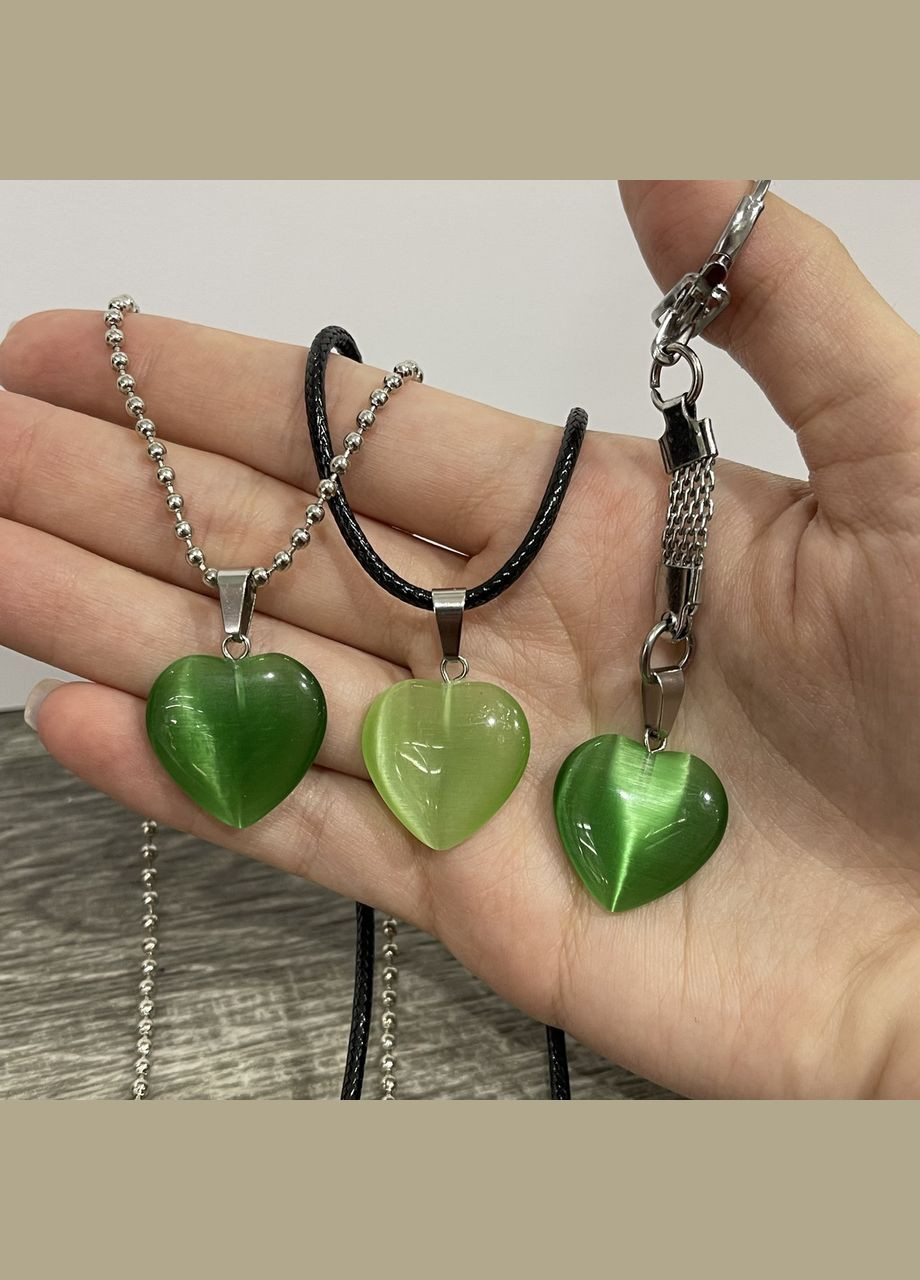 Кулон с натуральным камнем Улексит зеленый кошачий глаз в форме сердца на цепочке в подарочной коробочке No Brand (331291736)