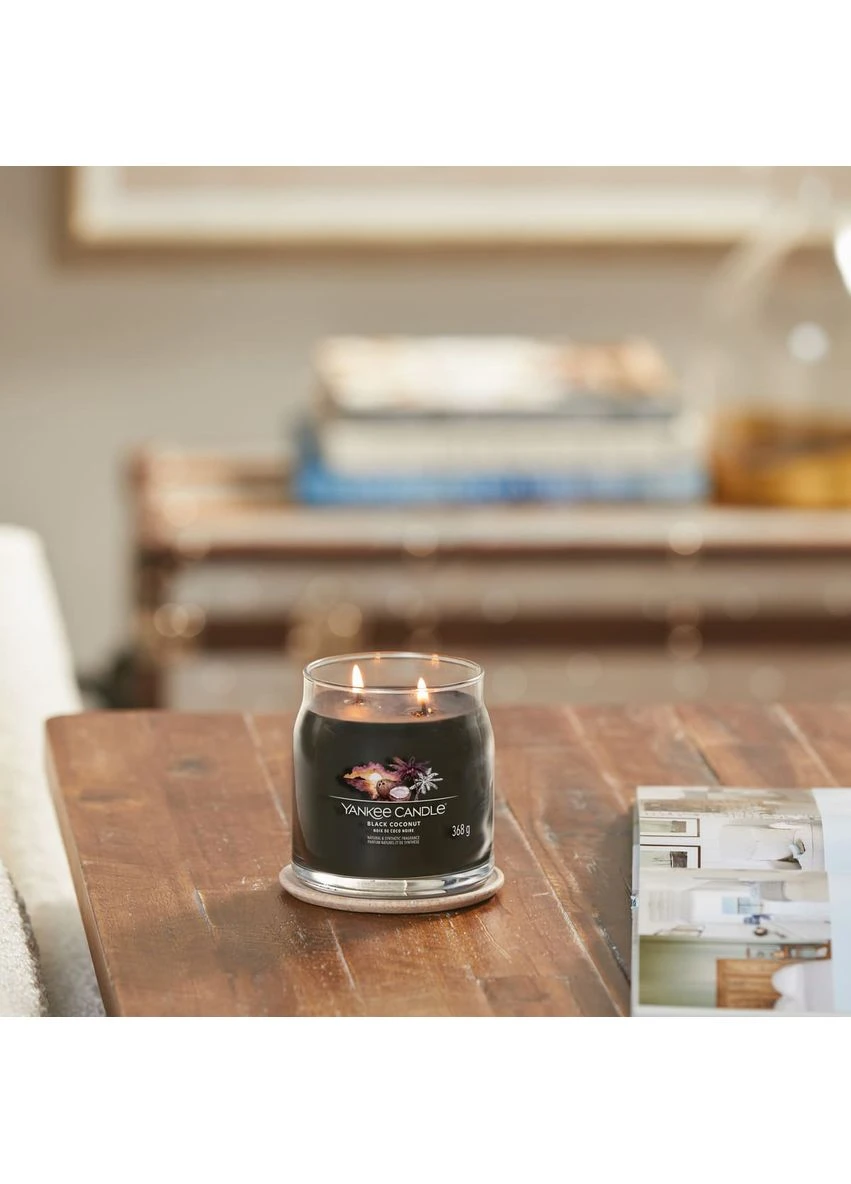 Ароматическая свеча Black Coconut Medium Yankee Candle (402521929)