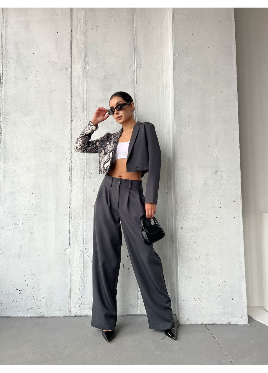 Костюм со змеиным принтом (жакет, брюки), цвет Темно-серый Fashion (365072274)