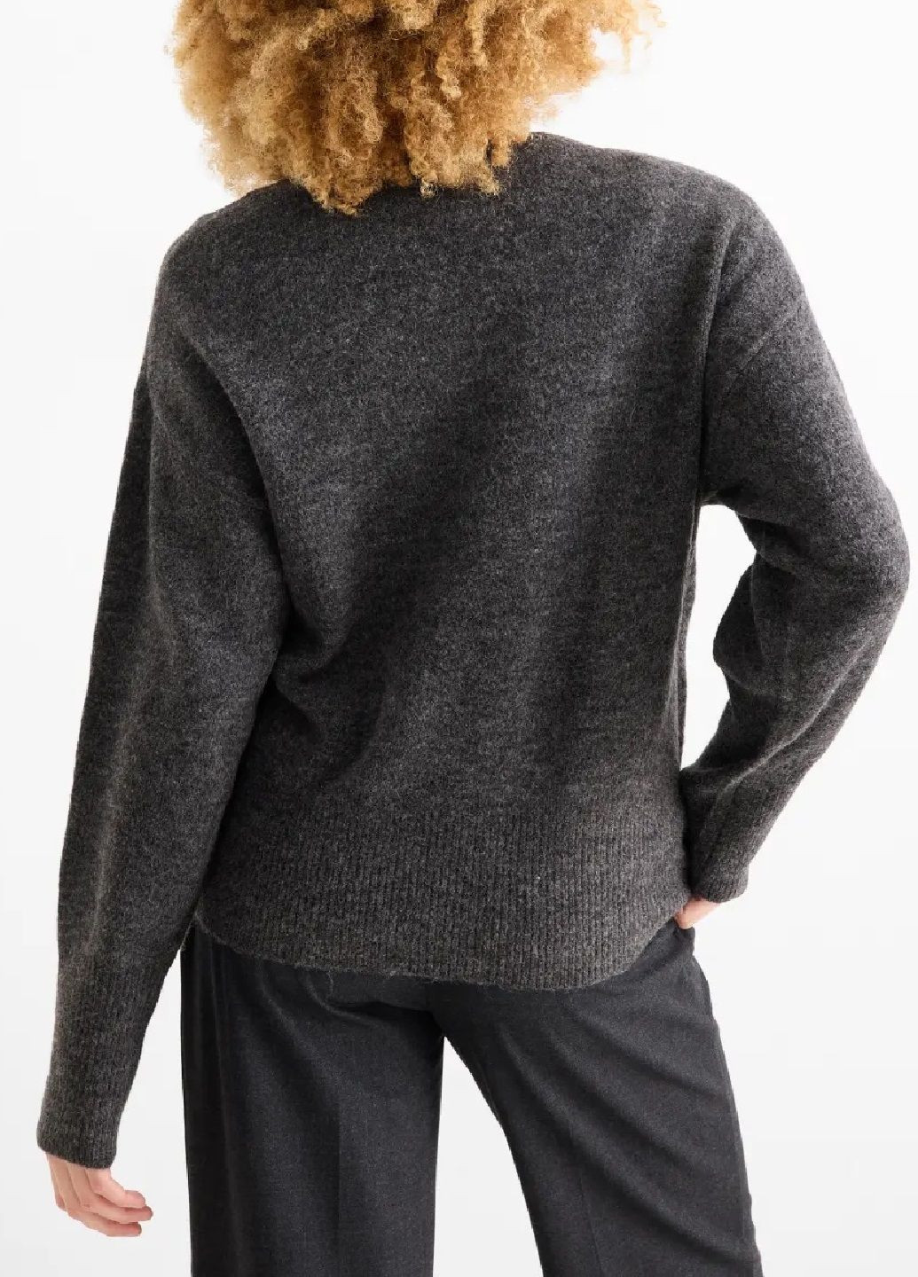 Темно-серый демисезонный свитер C&A