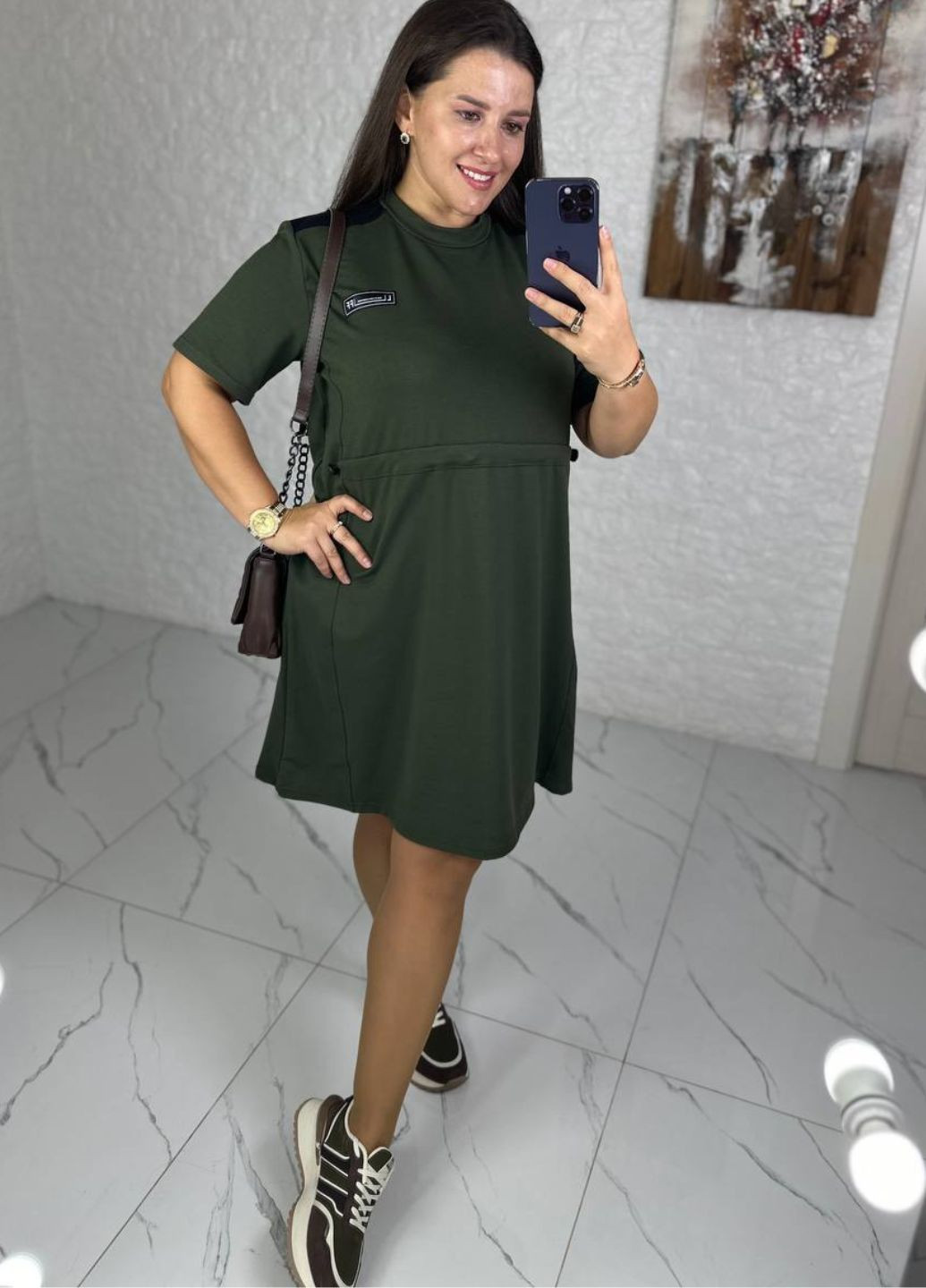 Оливкова (хакі) повсякденний спортивна сукня з резинкою на талії та нашивкою на грудях сукня-футболка Україна однотонна