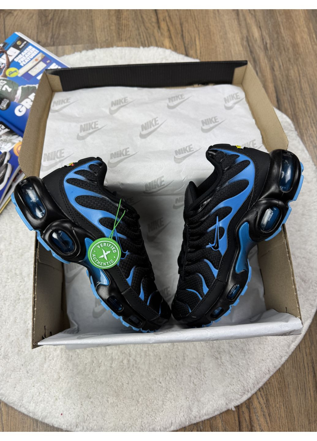 Черные демисезонные кроссовки мужские nike air max tn + black dark blue найк аир макс тн плюс No Brand