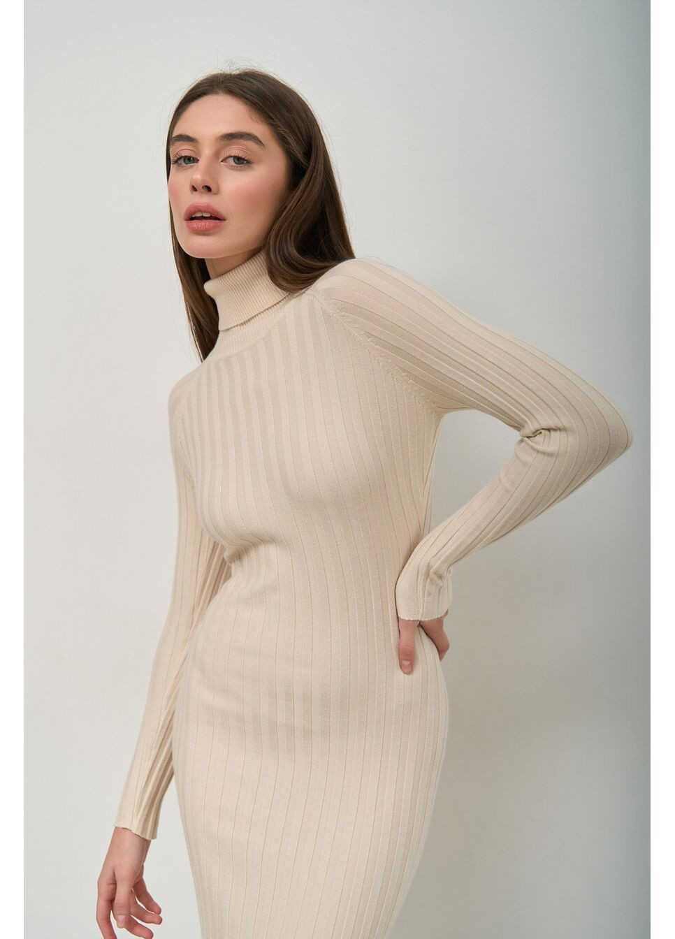 Бежевое платье водолазка в цвете milk chocolate Solmar