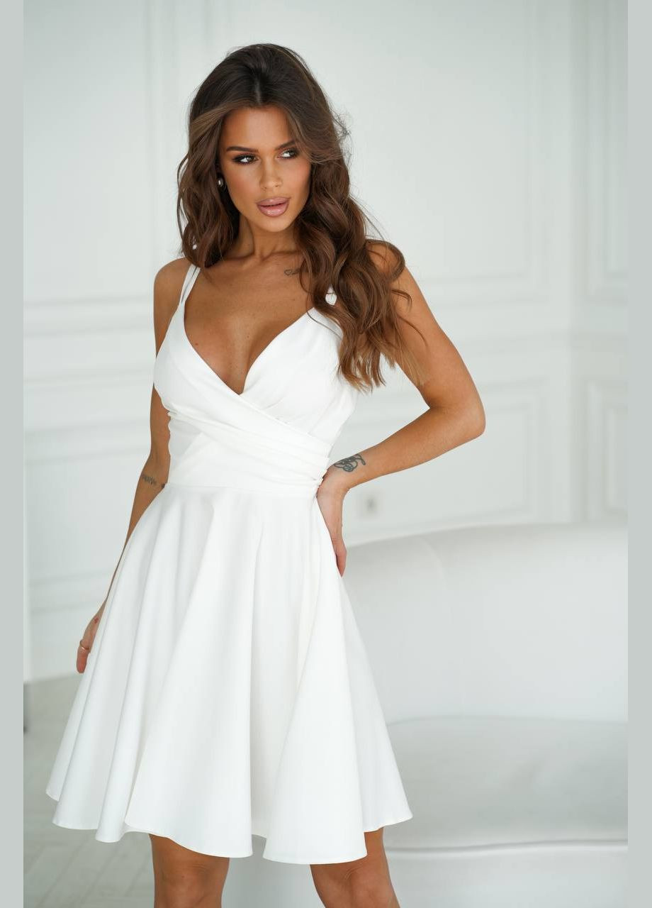 Молочна стильна сукня з довжиною вище колін Украина