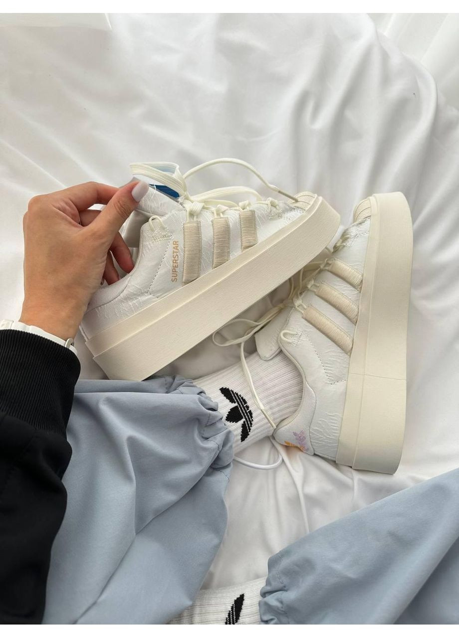 Бежевые демисезонные кроссовки мужские adidas superstar bonega white beige адидас суперстар No Brand