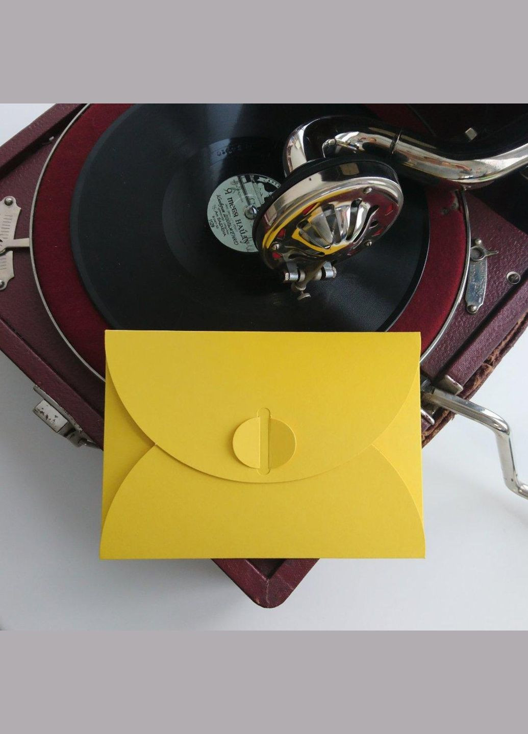 Подарунковий конверт 110х155 мм з кольорового дизайнерського картону Жовтий No Brand (365726363)