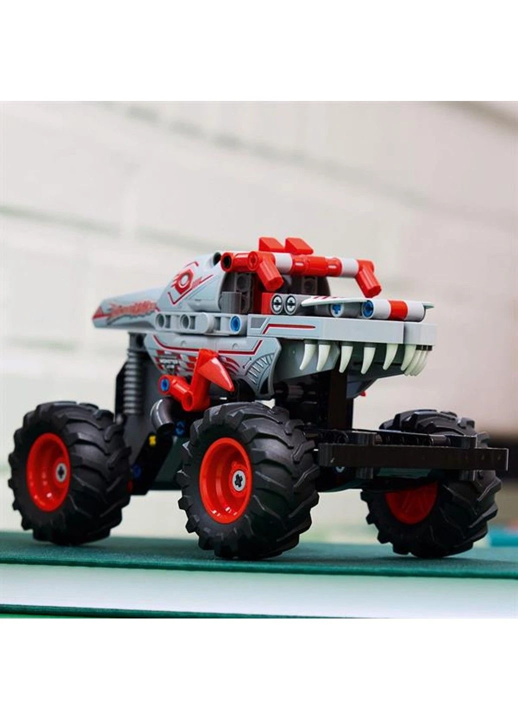 Конструктор Technic Monster Jam ThunderROARus с инерционным двигателем 232 детали (42200) Lego (331298781)