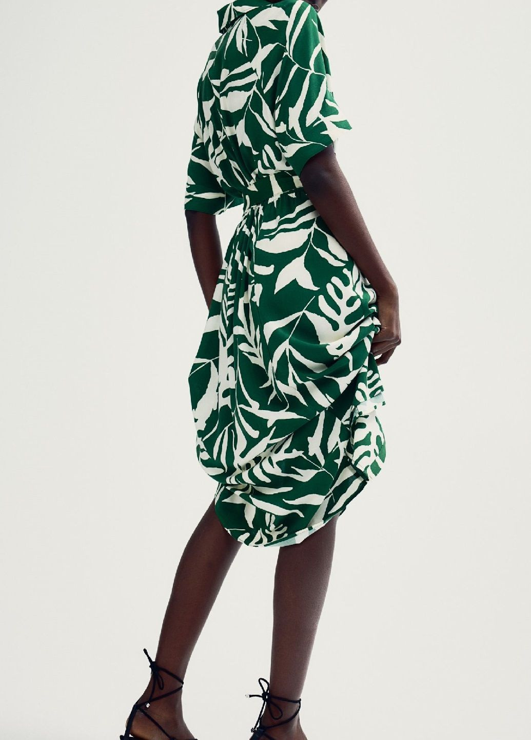 Зелена кежуал сукня H&M з квітковим принтом