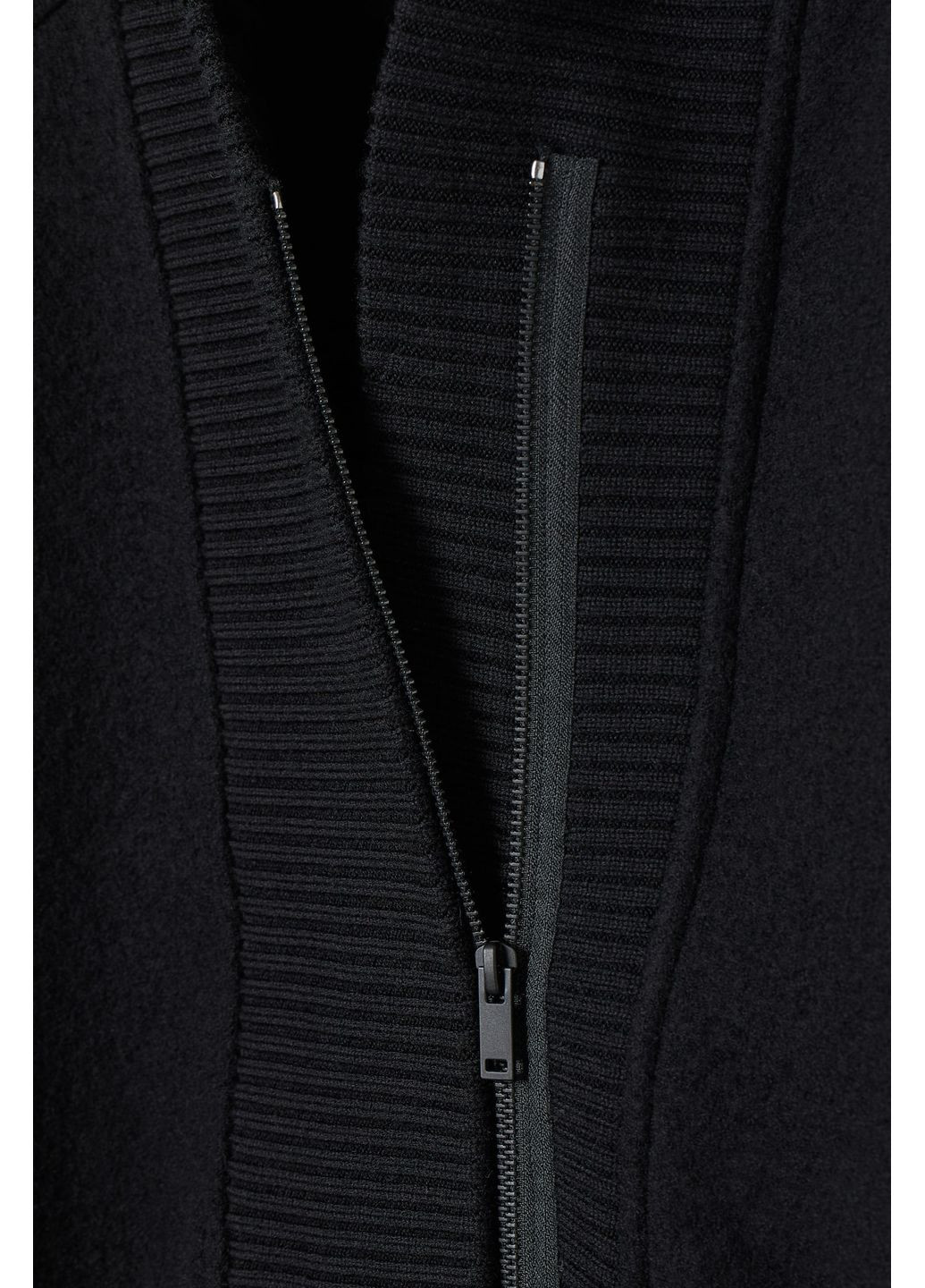 Черный зимний свитер шерстяной H&M Studio