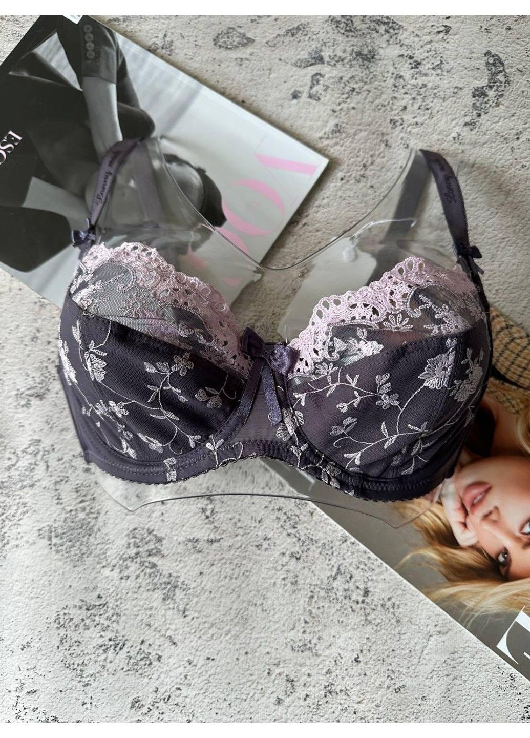 Бузковий мереживний бюстгальтер на третій розмір грудей без поролону сливовий Lanny Mode