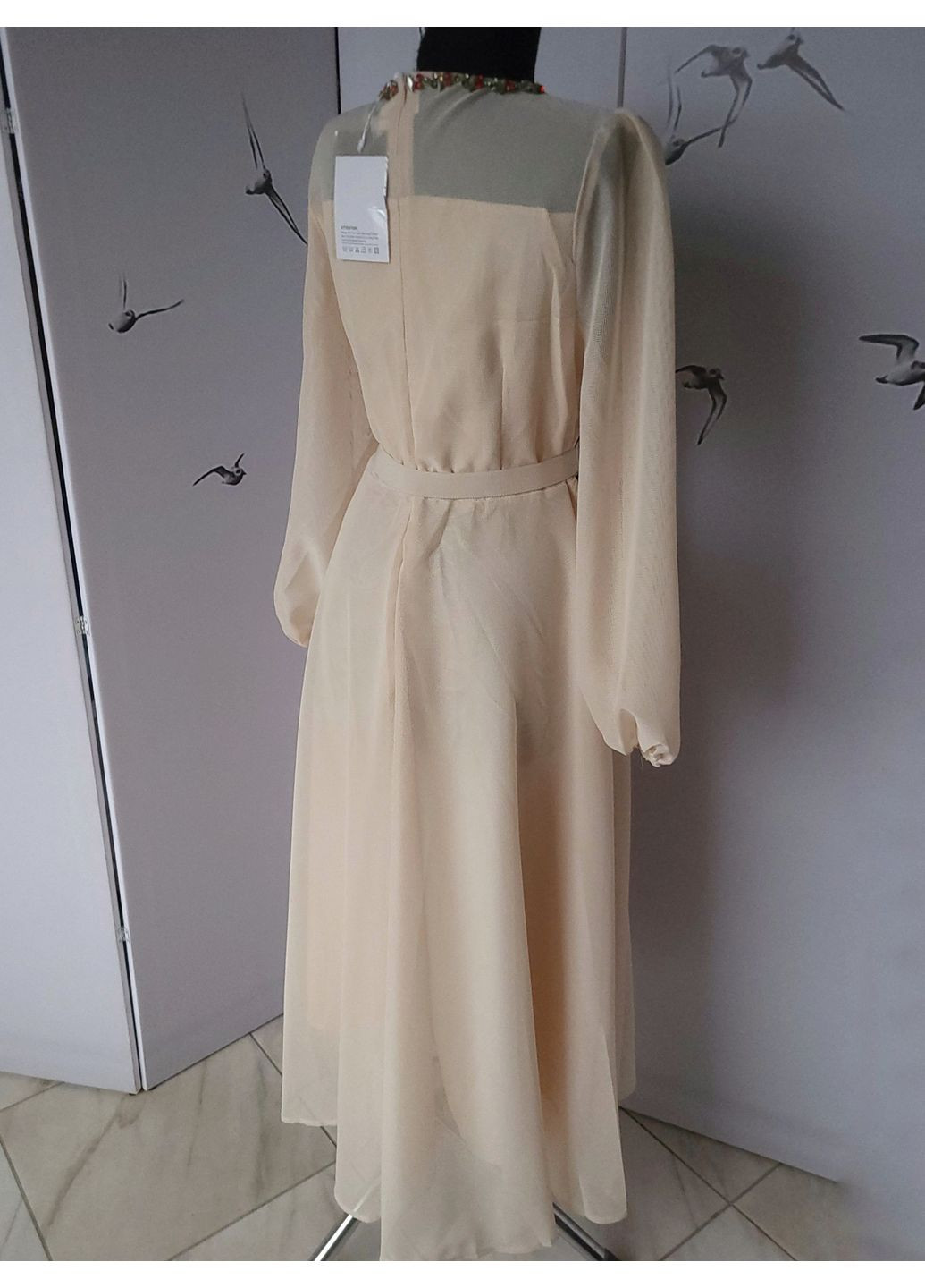 Бежева вечірня сукня жіноча ошатна з вишивкою No Brand