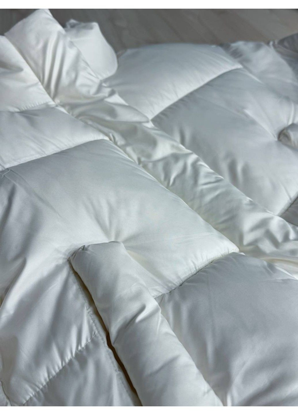 Белая демисезонная куртка женская 8606 короткая пуффер с воротником белая HAIZIYUAN