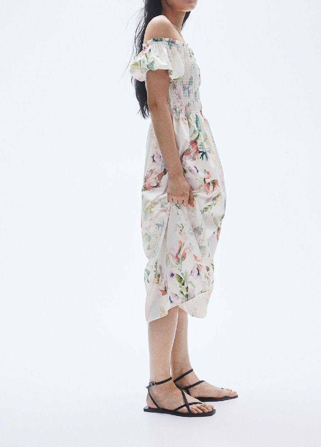 Белое кэжуал платье H&M с цветочным принтом