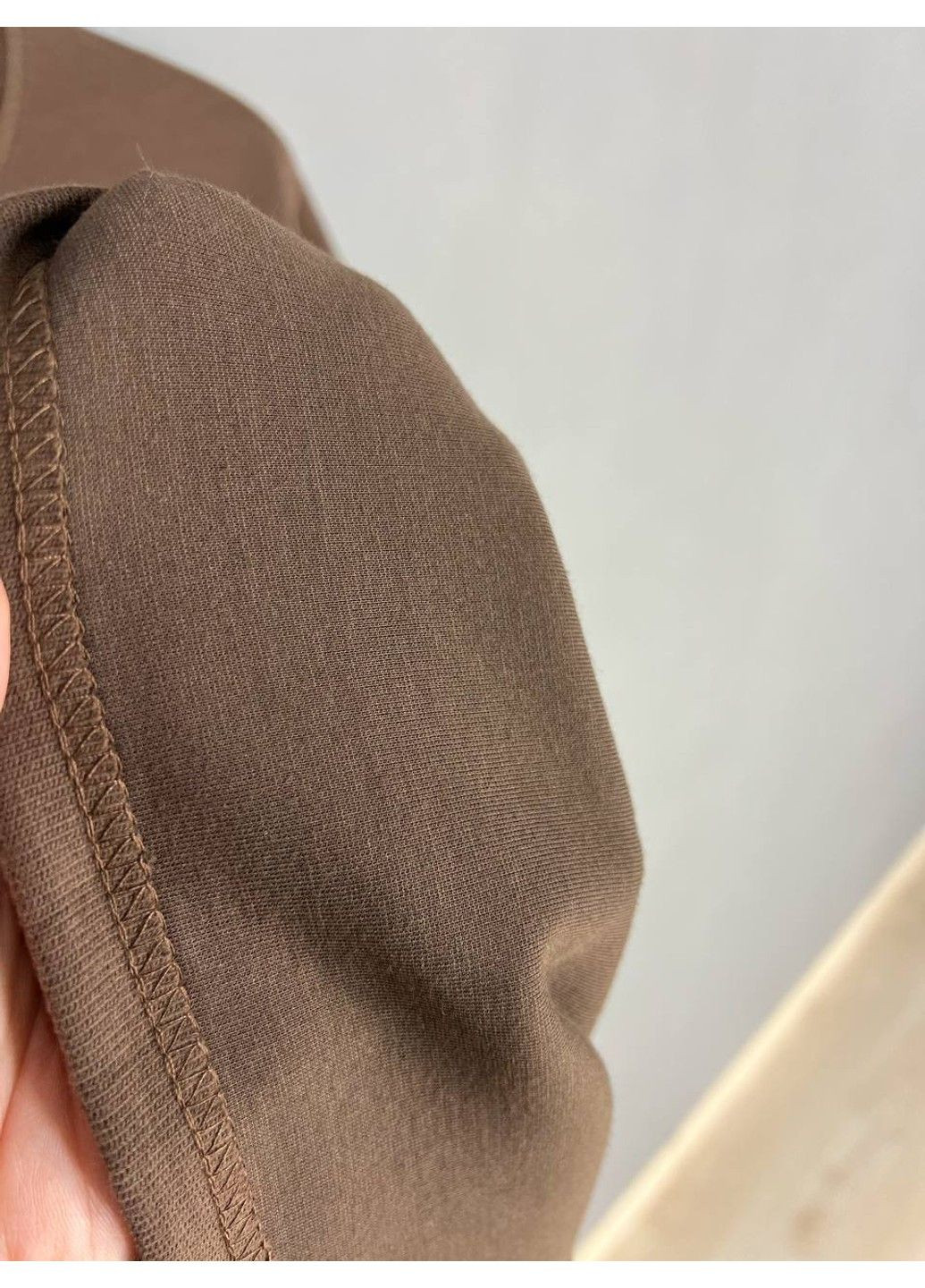 Футболка женская Yihanbeibei 1669 оверсайз теплая фотография девушка пайетки плотный трикотаж one size коричневая No Brand - (318126812)