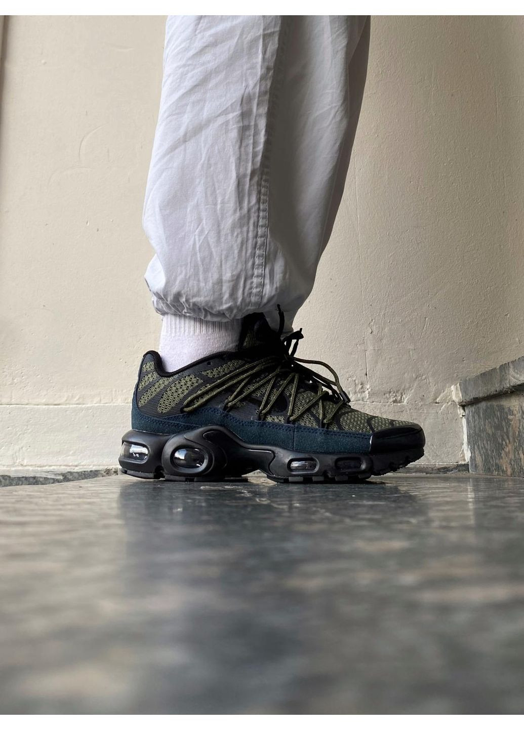 Чорні Осінні кросівки чоловічі nike air max tn plus khaki black найк аір макс тн плюс No Brand