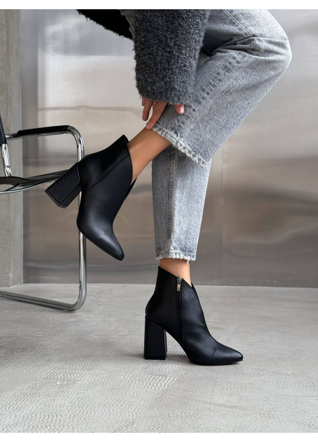Черные демисезонная кожаные демисезонные ботильоны Helen