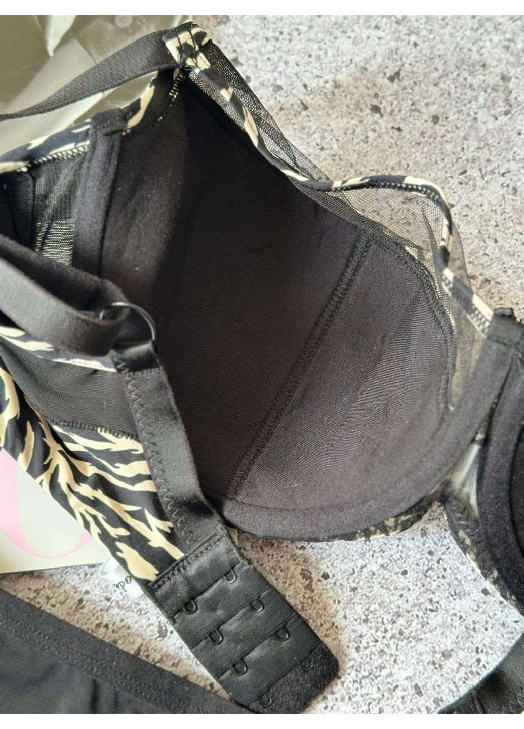 Чорний комплект жіночої білизни бюст з м'якими чашками трусики сліпи чорний Lanny Mode